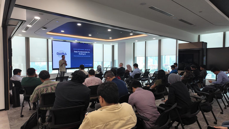Audience during a session at DAMA Data Launchpad Series #1